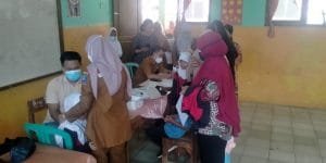 Polsek Cikeusal Melaksanakan Gerai Vaksinasi Covid-19 Merdeka Anak dan Vaksinasi Door To Door.