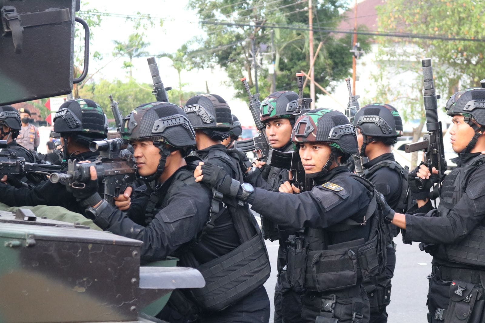 Aksi Heroik Prajurit Yonif Raider 400/BR Bebaskan Sandera Saat Latihan Pertempuran Kota