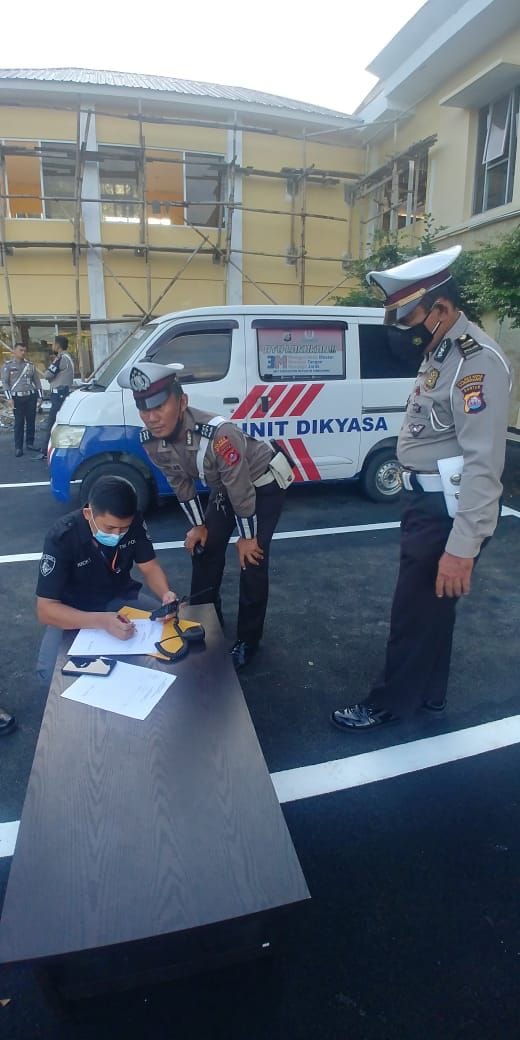 Guna Kelancaran Komunikasi Internal, Sitik Polresta Tangerang Polda Banten Melakukan Pengecekan dan Perawatan HT.