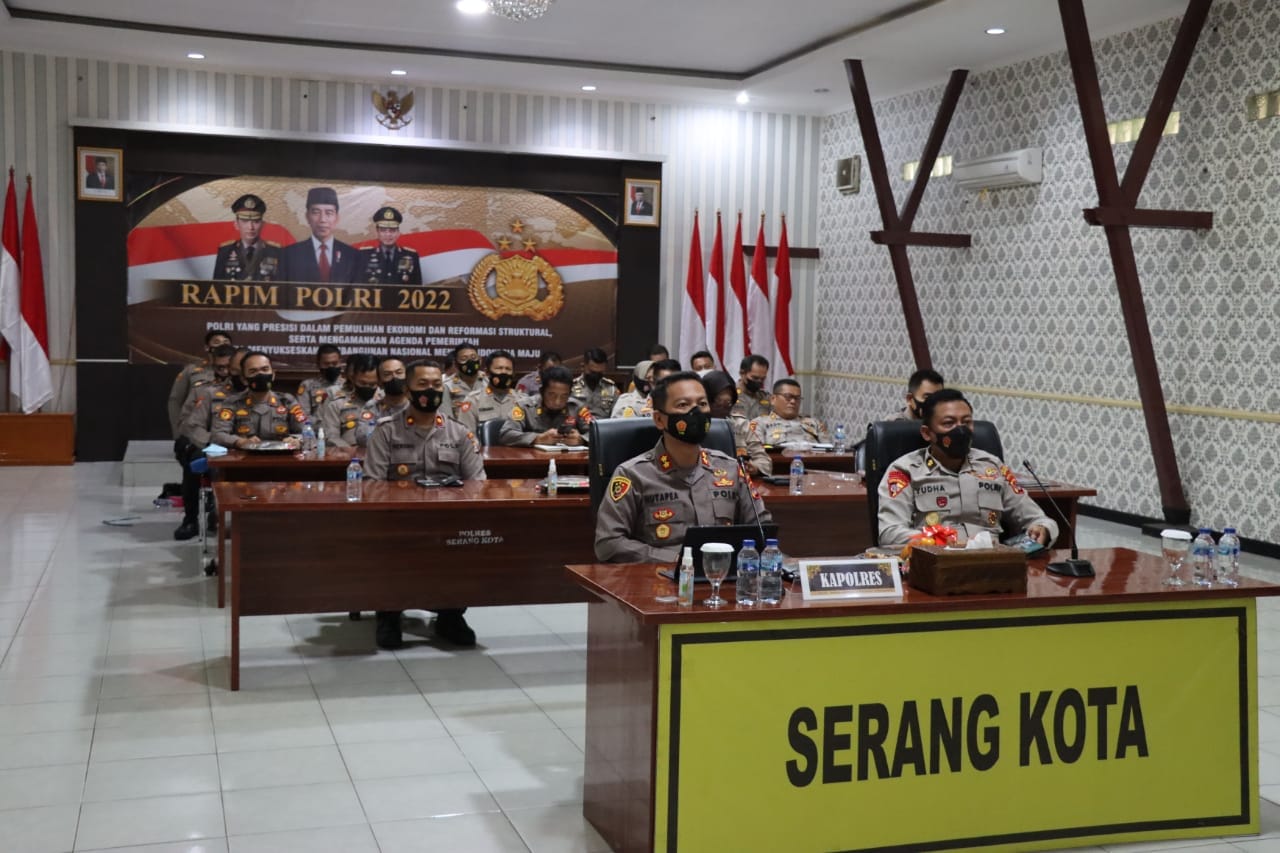 Kapolresta Serkot Mengikuti Rapim Polri Tahun 2022 Secara Virtual.