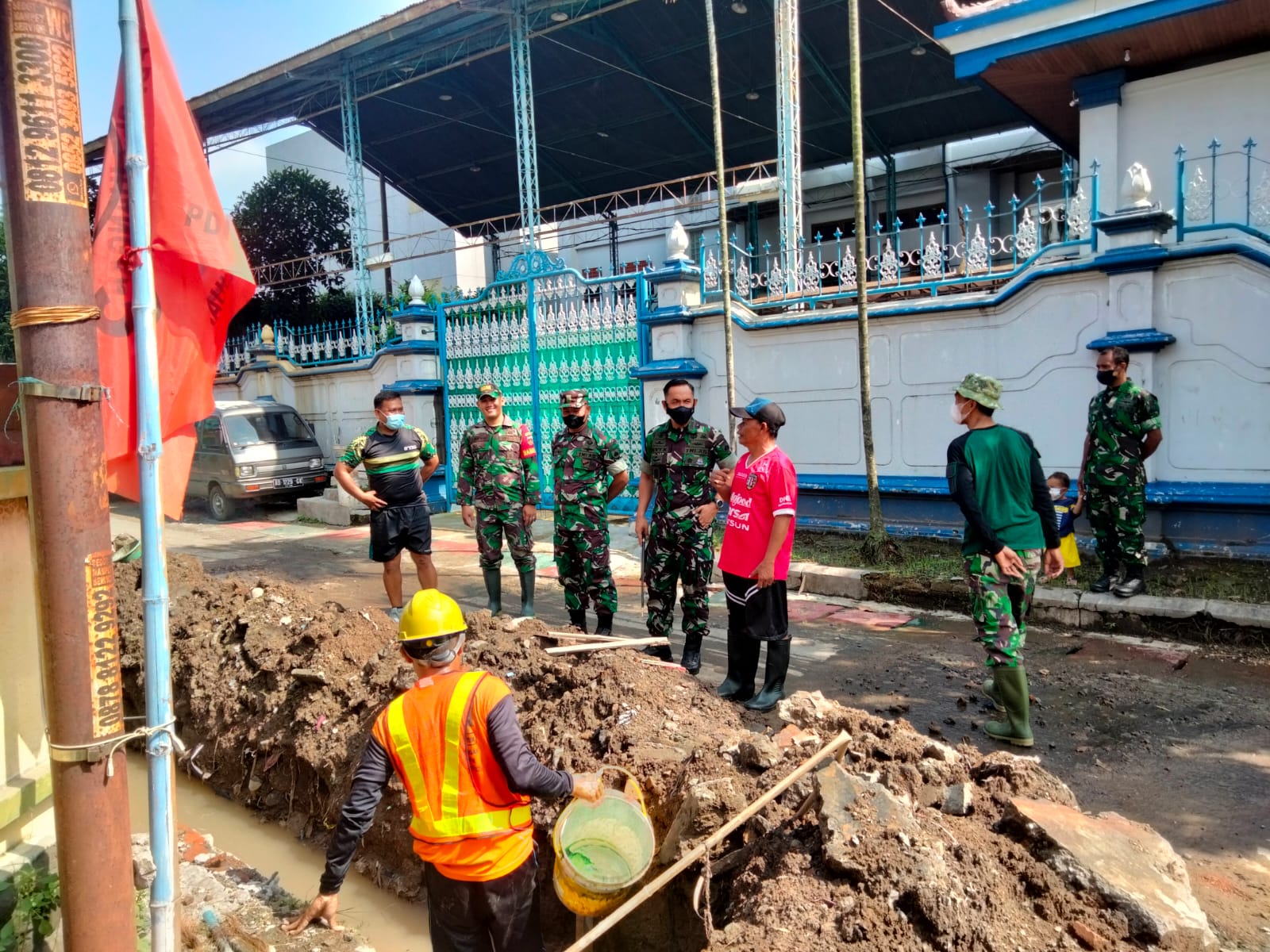 Dandim Solo Sidak Karya Bakti Daerah (KBD) Di Kecamatan Serengan