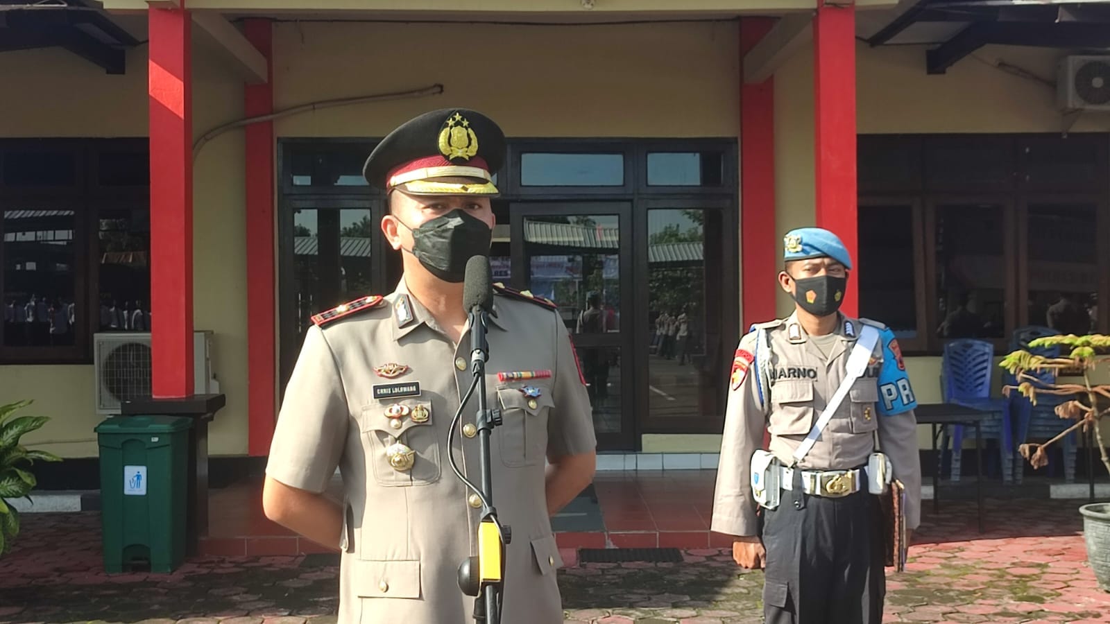 Wakapolres Blora Kompol Christian Chrisye Lolowang, SH, SIK, MH menyampaikan kepada anggota saat memimpin apel pagi