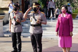 Beri Penghormatan ke TMP Kalibata, Kapolri Lanjutkan Semangat Pahlawan Wujudkan Indonesia Emas