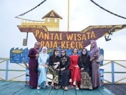 Kunjungan Delegasi Serumpun Tiga Negara ke Pantai Wisata Raja Kecik