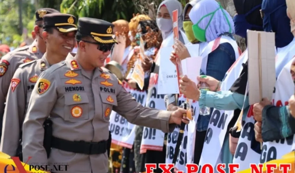 Polres Banjarnegara Lakukan Pengamanan Aksi Emak-Emak Tolak Penyesuaian Harga BBM Bersubsidi