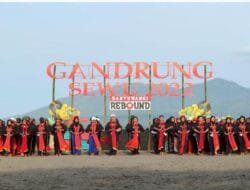 Tari Kolosal Gandrung Sewu Banyuwangi Pukau Ribuan Wisatawan