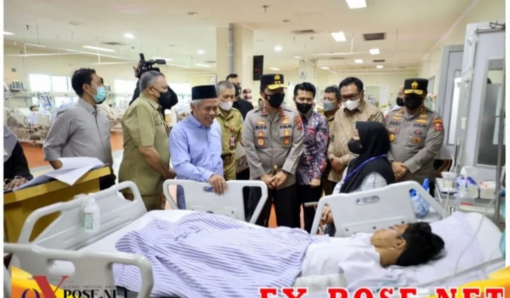 Jenguk Korban di RS Saiful Anwar, Kapolda Jatim Ucapkan Permohonan Maaf Atas Tragedi Kanjuruhan