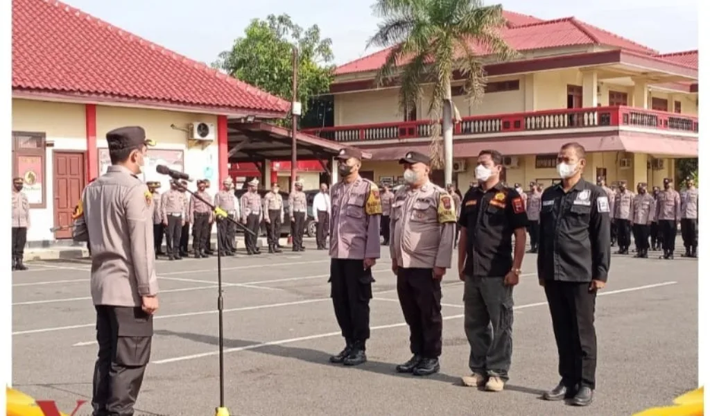 Kapolres Blora Berikan Penghargaan Anggota Berprestasi