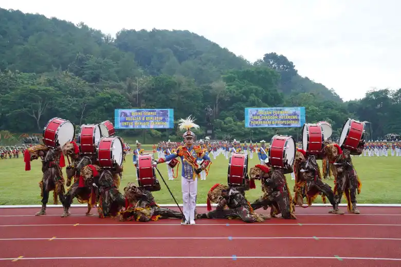 Display GSCL Taruna Akmil Unjuk Keterampilan Seni