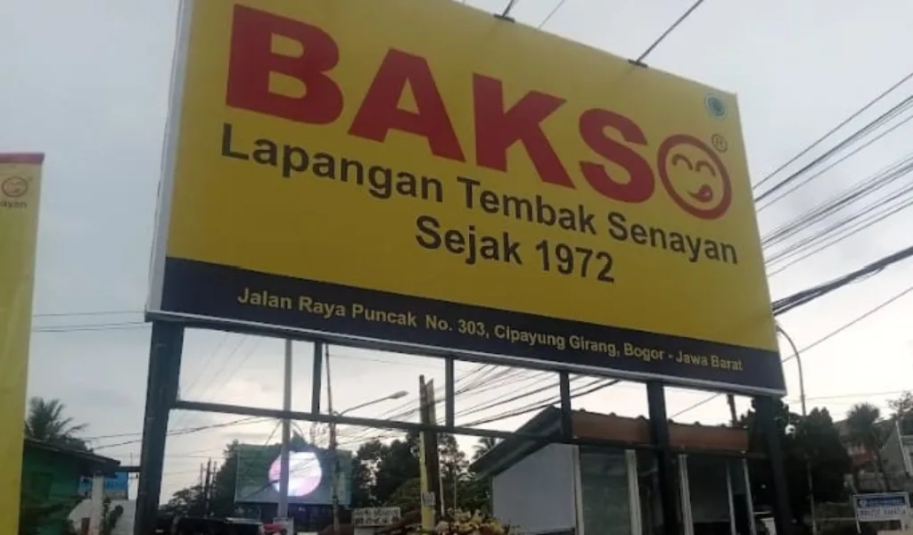 Buka Siang Hari, Bakso Lapangan Tembak Senayan Digeruduk Warga Megamendung?
