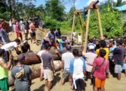 Respon keluhan masyarakat, prajurit ajusta bangun jembatan darurat