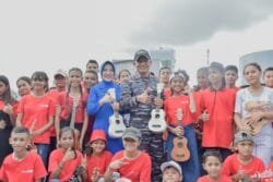 Lantamal IX Ambon Pentas Musik Bersama Ribuan Komunitas Jukulele
