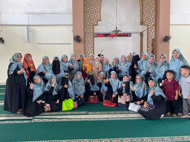 Rebana dan Pengajian Majelis Ta'lim Mesjid At-Taqwa Bojong Baru