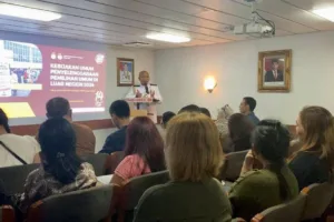 Resepsi Diplomatik KBRI Roma Di KRI Frans Kaisiepo-368 Pukau Warga Cyprus