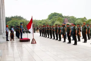 Komitmen Reward and Punishment: TNI Berikan Penghargaan