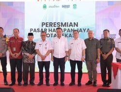 Bey Machmudin Resmikan Pasar Harapan Jaya Bekasi