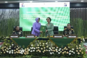 Ny. Evi Agus Subiyanto Serahkan Jabatan Ketum Persit KCK