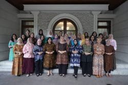 Nyonya Evi Agus Subiyanto ke Kantor Pusat Dharma Pertiwi