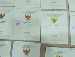 Nugraha Serahkan 823 Sertifikat Tanah ke Pemkot Bandung
