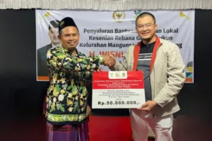 Wisnu Wijaya Serahkan Bantuan Kearifan Lokal ke Kesenian Rebana Guyup Rukun