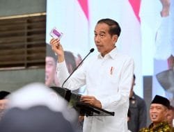 Jokowi dan Mendikbudristek Minta Pelajar Manfaatkan PIP dengan Baik