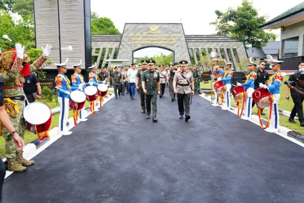 Pelantikan Prajurit Taruna Akademi TNI dan Bhayangkara Taruna