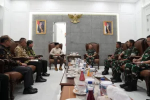 Panglima TNI Terima Audiensi Menteri Transmigrasi RI