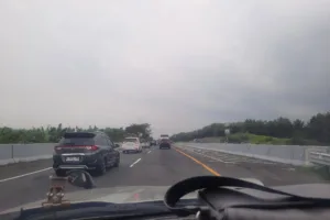 Info mudik : Situasi Tol Cipali Macet H-4