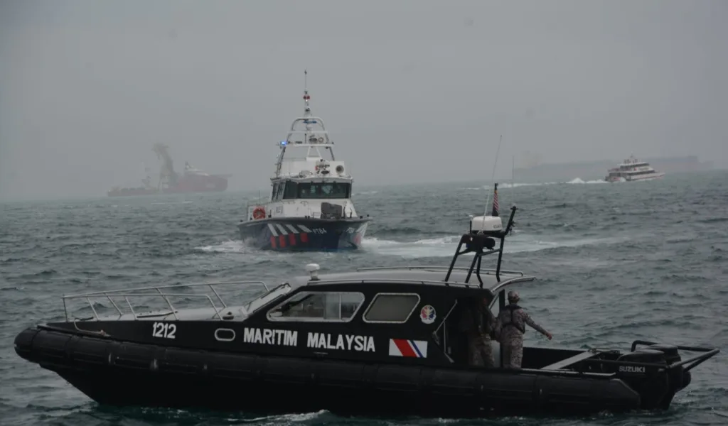 2 Nelayan Indonesia di Jemput Bakamla RI Perbatasan Terluar Indonesia Malaysia