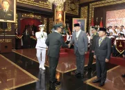 Menhan RI Terima Tanda Kehormatan Bintang Yudha Dharma Utama