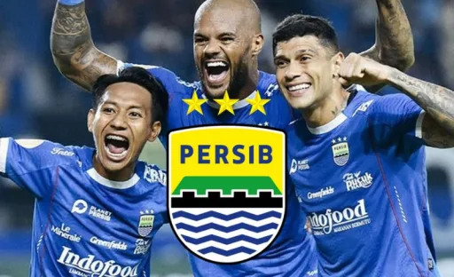Persib Bandung vs Malut United : Totalitas