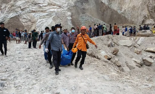 Tambang Batu Alam di Gunung Kuda Longsor, 4 Tewas dan 10 Lebih Diduga Tertimbun