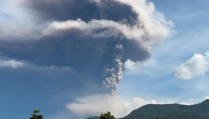Gunung Lewotobi Laki-Laki