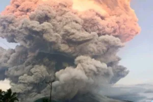 Erupsi Gunung Lewotobi Laki-Laki
