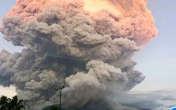 Erupsi Gunung Lewotobi Laki-Laki, Status Tetap Awas