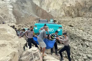 Longsor Tambang Batu Alam Gunung Kuda: 17 Tewas, 8 Masih Hilang