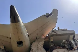 242 Penumpang Tewas dalam Kecelakaan Pesawat Air India