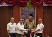 Bupati Bogor Terima Bibit 1.000 Pohon Trembesi