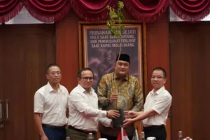Bupati Bogor Terima Bibit 1.000 Pohon Trembesi