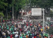 Demonstrasi Memanas, Merebak ke Beberapa Kota