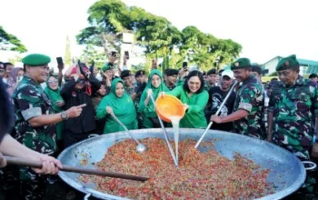 Kodam XIV/Hsn Tutup Rangkaian HUT TNI ke-80 Tahun 2025 dengan Masak Besar Bersama Bobon Santoso dan Masyarakat Makassar