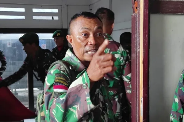 Danrem 161/Wira Sakti Terima Laporan Pelanggaran Disiplin Ayah Prada Lucky