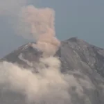 Erupsi Semeru: Status Awas, Ribuan Mengungsi dan Pendaki Dievakuasi